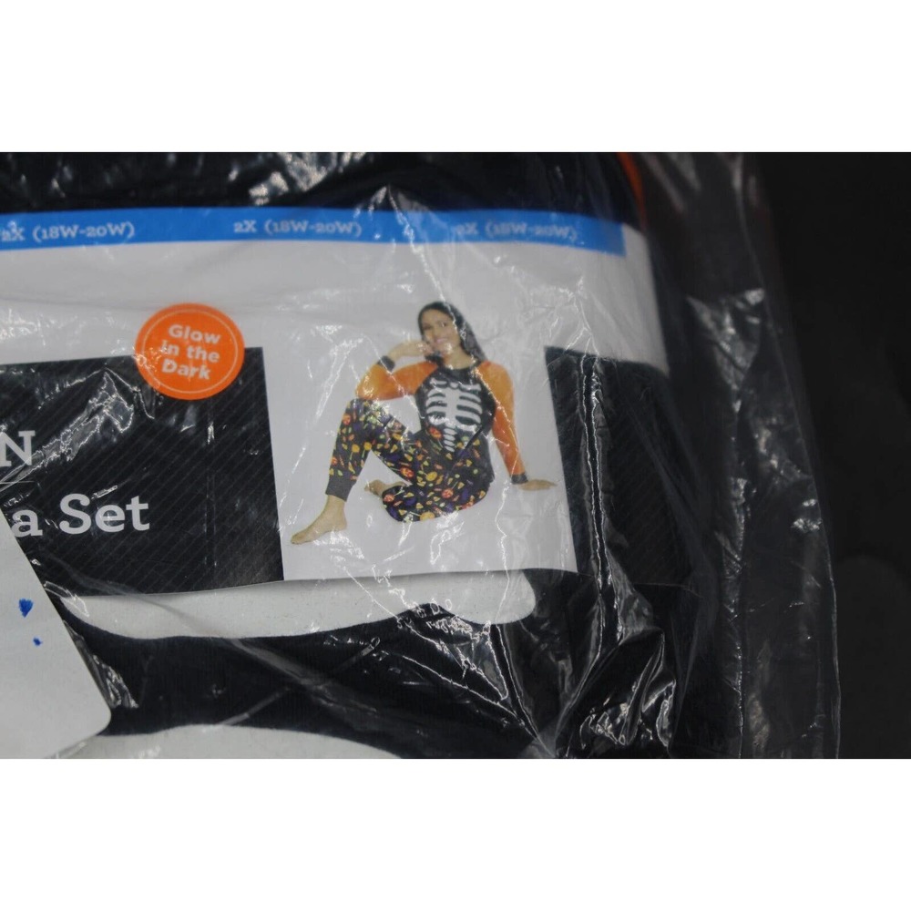 Way to Celebrate Women’s 2-Piece Halloween Family Pajama Set – Size 2X (18W-20W) - Picture 2 of 3